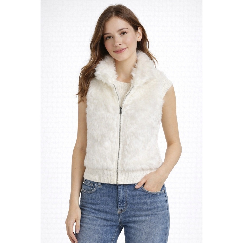 NWT Arizona Jean Co. Furry Vest Cream‎ – Size M